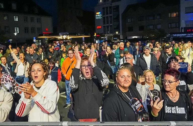 Stimmung vor der Bühne beim Midoo-Auftritt in Hamm am 11. September 2026